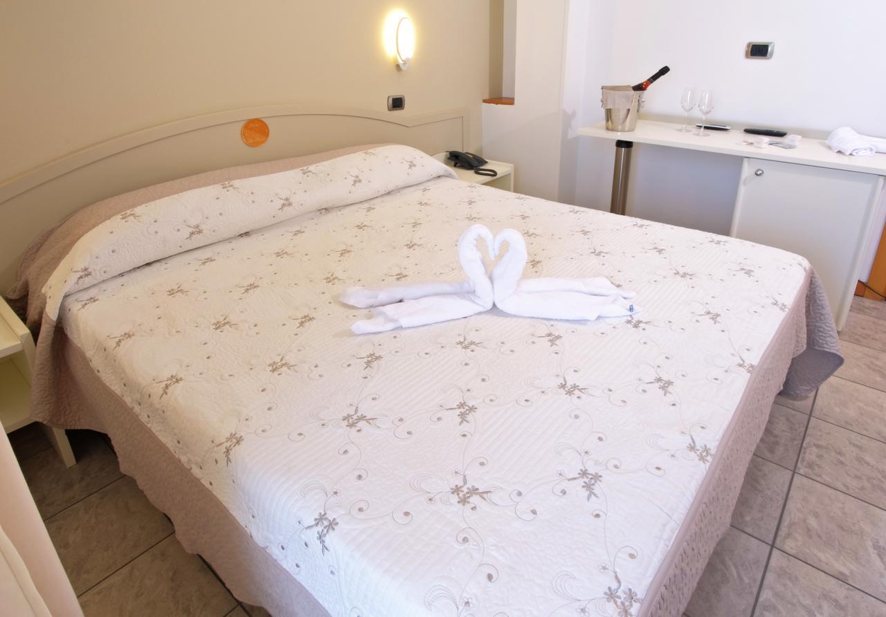 Hotel La Perla Cupra Marittima Extérieur photo