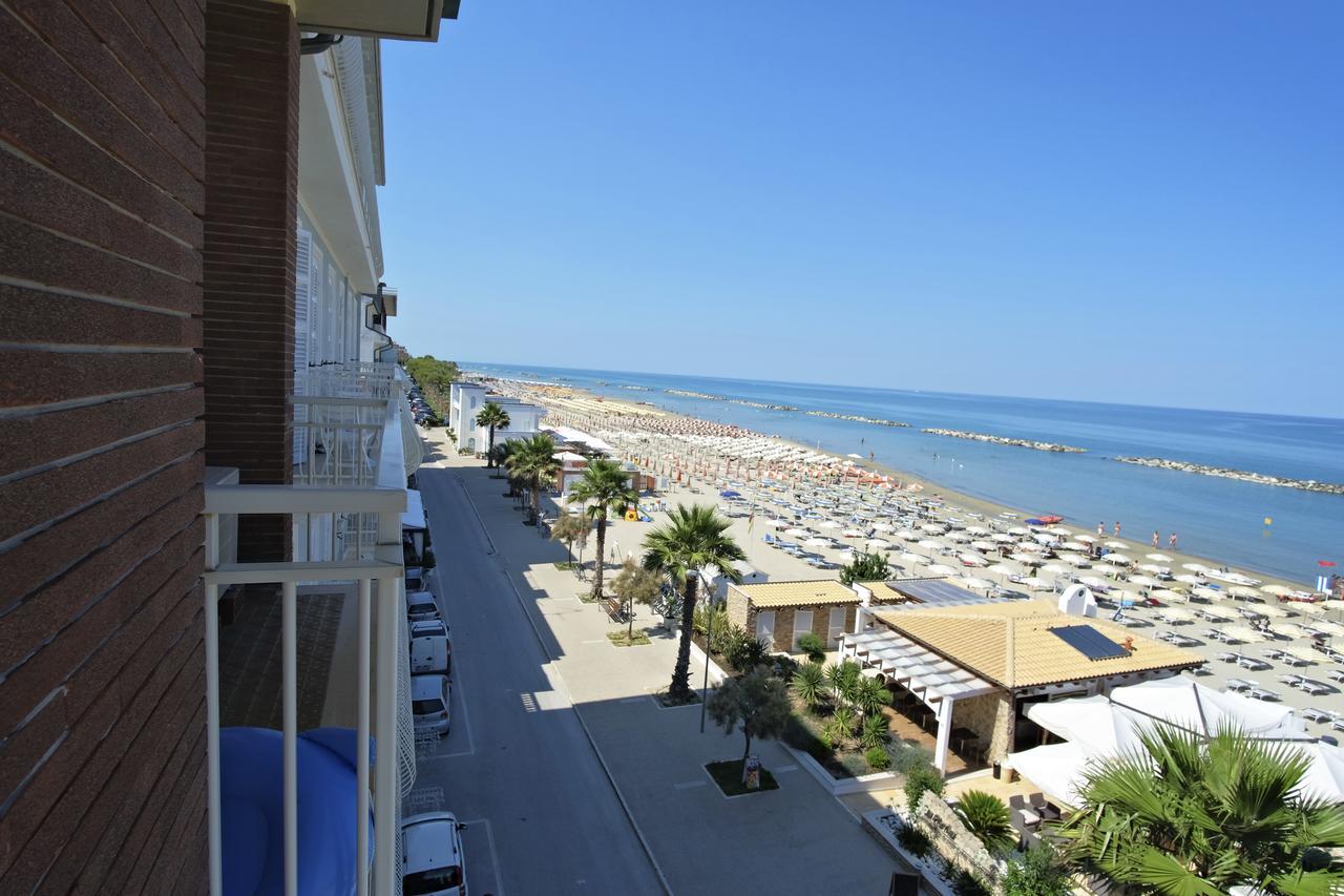 Hotel La Perla Cupra Marittima Extérieur photo