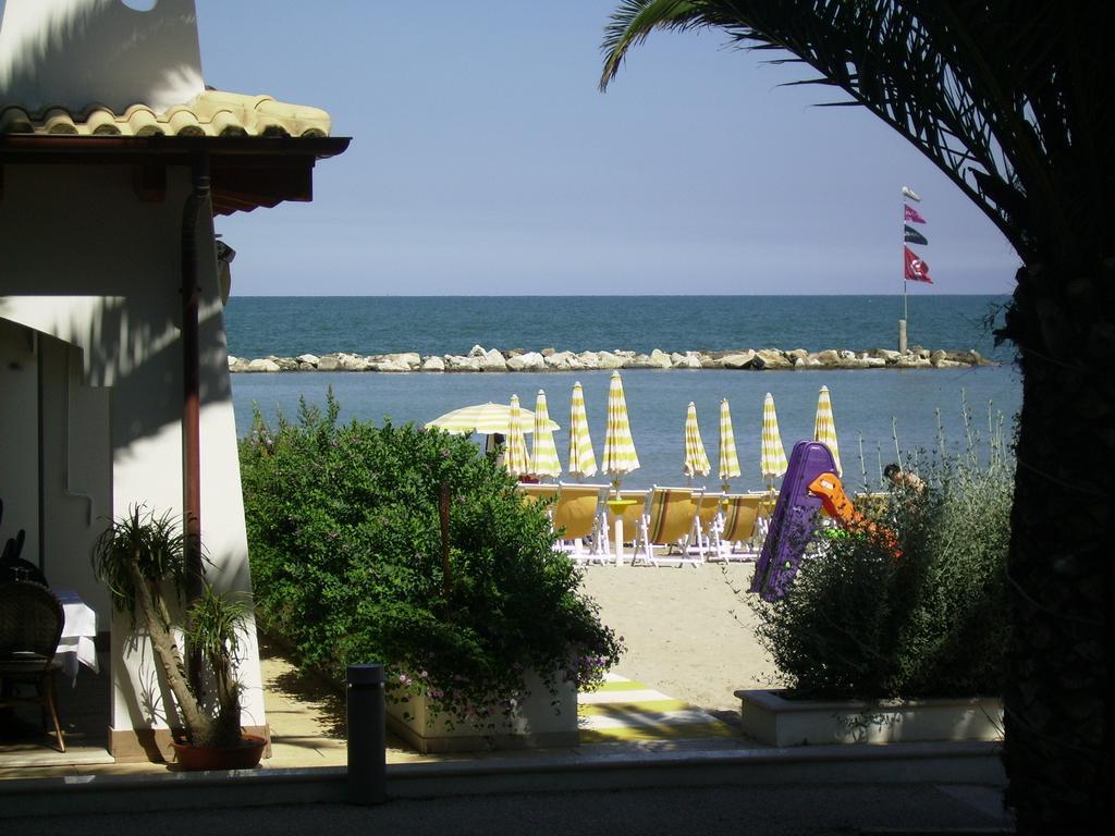 Hotel La Perla Cupra Marittima Extérieur photo